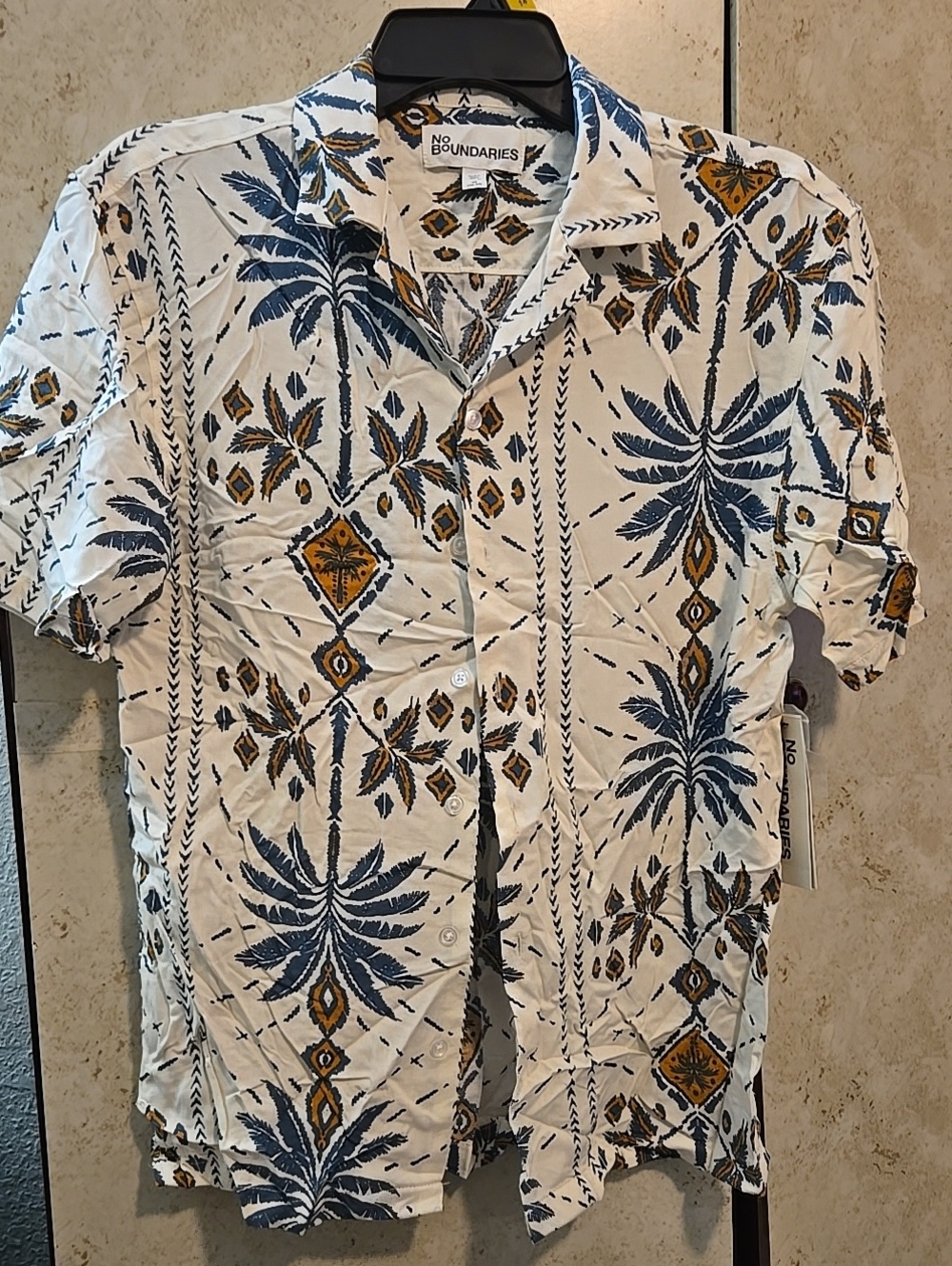 No Boundaries Men's White Short-Sleeve Tropical Print Shirt